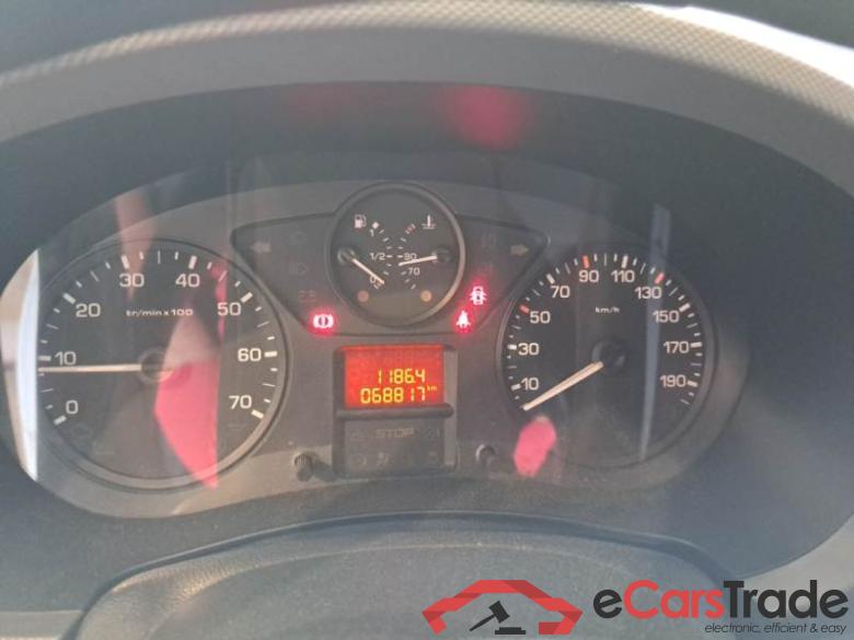 Citroen 15 CITROEN BERLINGO 2015 VEIC FURG 4P BLUEHDI 100 CLUB VAN #4