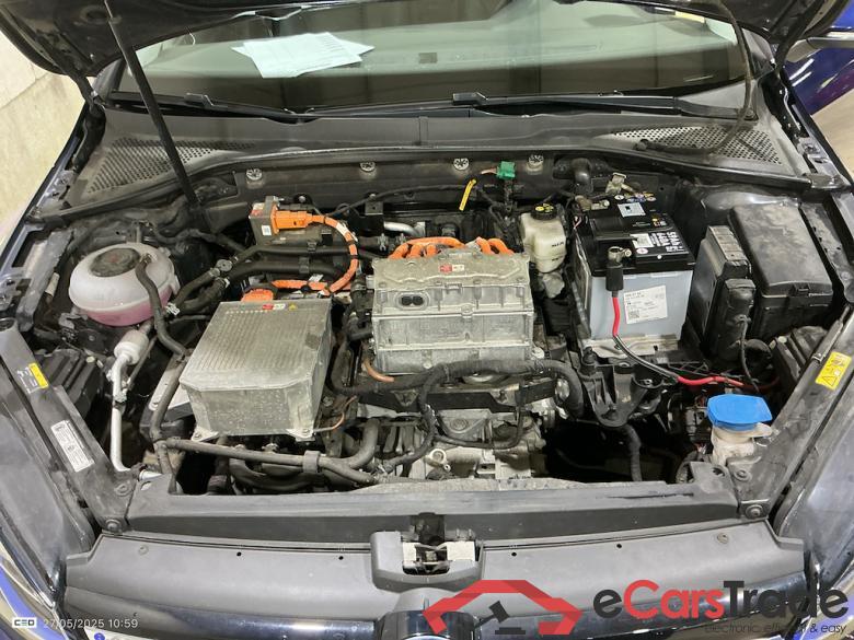 VOLKSWAGEN E-GOLF - 2017 35.8kWh E-Golf #6