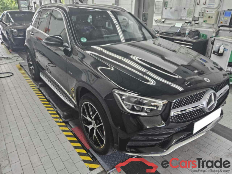 Mercedes-Benz GLC -Klasse (BM 253)(06.2015->) DE - SUV5 GLC 300 de EU6d, de AMG Line 4Matic (EURO 6d), (Facelift) 2020 - 2022 #2