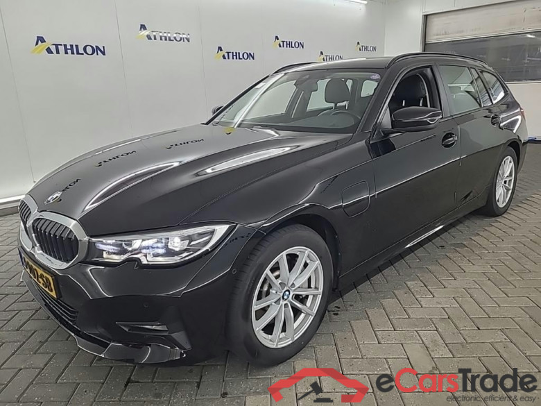 BMW 3-serie Touring 330e 5D 215kW #1