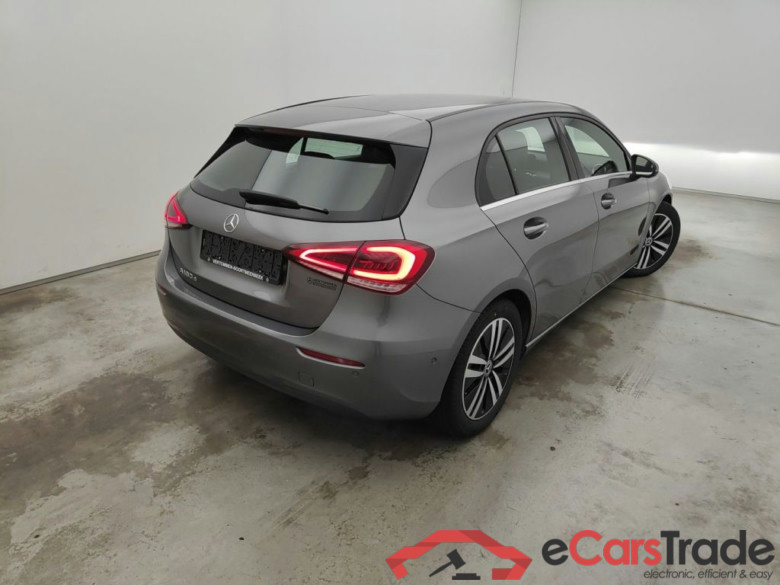 Mercedes-Benz A-Klasse A 180 d DCT Launch Edition 5d #2