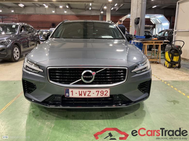 VOLVO V60 - 2018 2.0 T8 AWD PHEV R-Design Geartronic #2 VOLVO V60 - 2018 2.0 T8 AWD PHEV R-Design Geartronic #2