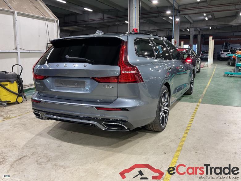 VOLVO V60 - 2018 2.0 T8 AWD PHEV R-Design Geartronic #4 VOLVO V60 - 2018 2.0 T8 AWD PHEV R-Design Geartronic #4