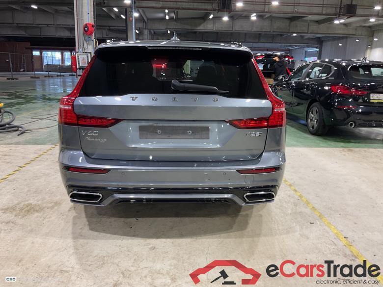 VOLVO V60 - 2018 2.0 T8 AWD PHEV R-Design Geartronic #5 VOLVO V60 - 2018 2.0 T8 AWD PHEV R-Design Geartronic #5