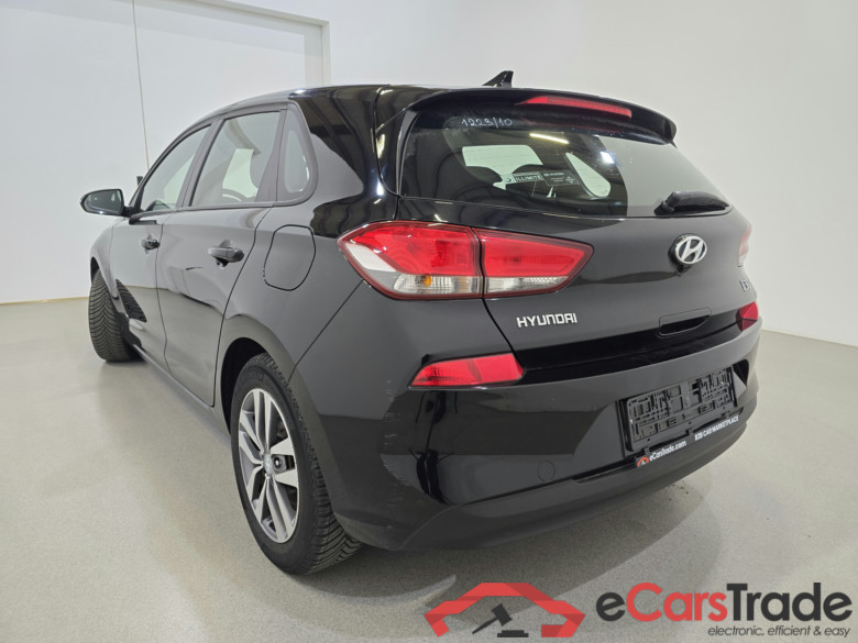 Hyundai i30 1.6 CRDI Aut. Navi KeylessGo Camera Klima PDC ... #6