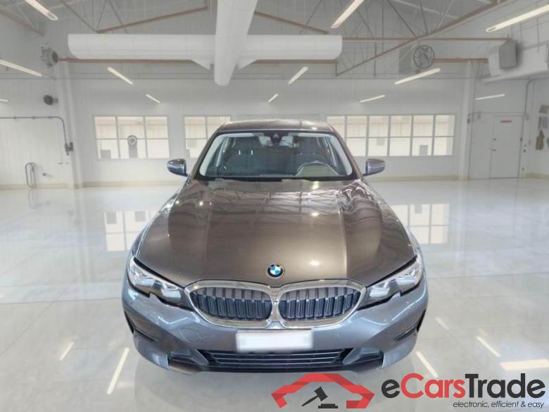 BMW SERIE 3 / 2018 / 4P / BERLINA 320D 48V BUSINESS ADVANTAGE AUTO #6 BMW SERIE 3 / 2018 / 4P / BERLINA 320D 48V BUSINESS ADVANTAGE AUTO #6