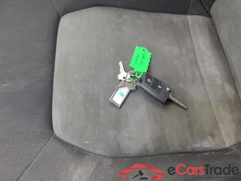 Volkswagen Crafter 35 2.0TDI 75kW L4 FWD 2d #4