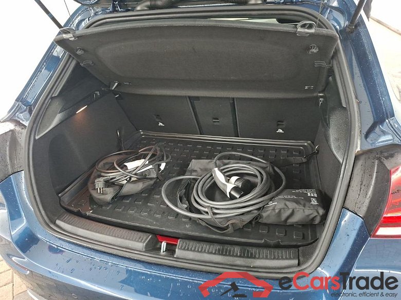 MERCEDES-BENZ A-klasse A 250 e 8G-DCT Bus Sol Luxury Limited 5D 160kW #5