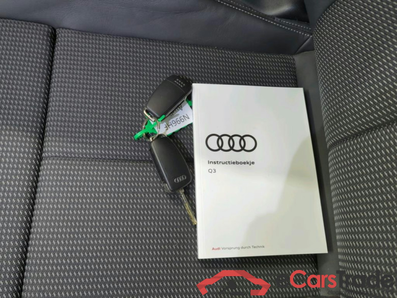 Audi Q3 45 TFSI e S tronic S edition 5d #4