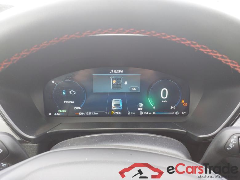 FORD Kuga 2.5 243CV Automático    St Line X (Pano) #4