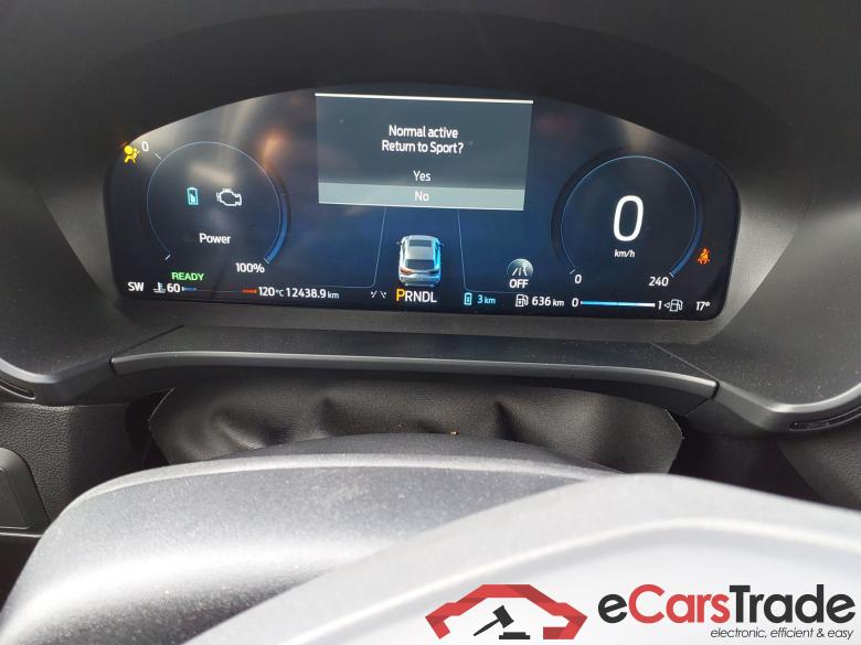 FORD Kuga 2.5 243CV Automático    St Line X (Pano) #4