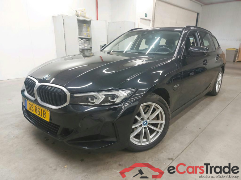BMW - BMW 3 TOURING 320e 204PK With Climatic & Cruise Control & Park Sensors Front & Rear  * HYBRID *