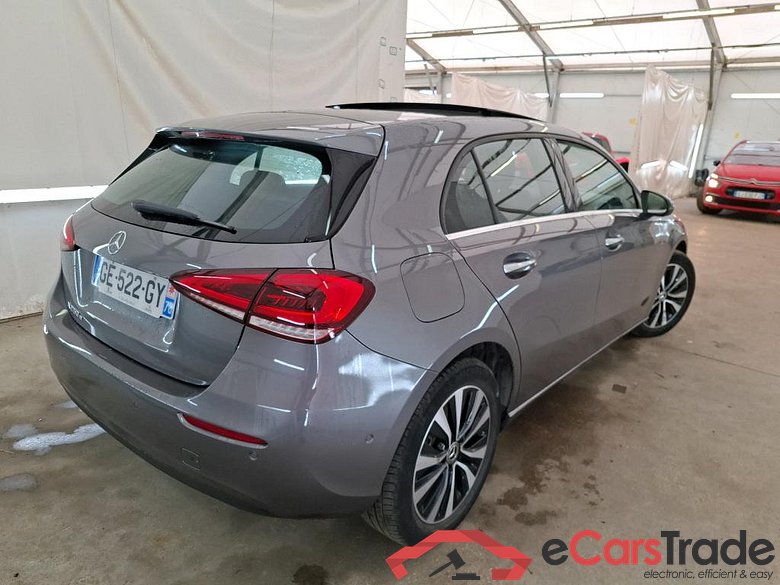 MERCEDES-BENZ Classe A Compact / 2018 / 5P / Berline A 250 e Business Line 8G-DCT #3