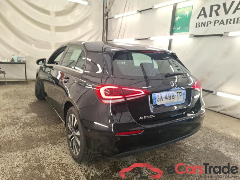 MERCEDES-BENZ Classe A Compact / 2018 / 5P / Berline A 250 e Business Line 8G-DCT #2