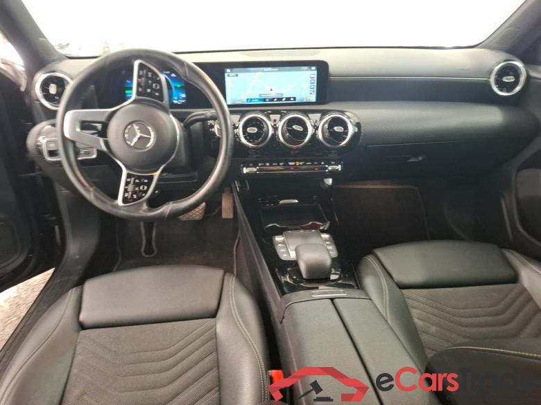 MERCEDES-BENZ Classe A Compact / 2018 / 5P / Berline A 250 e Business Line 8G-DCT #5