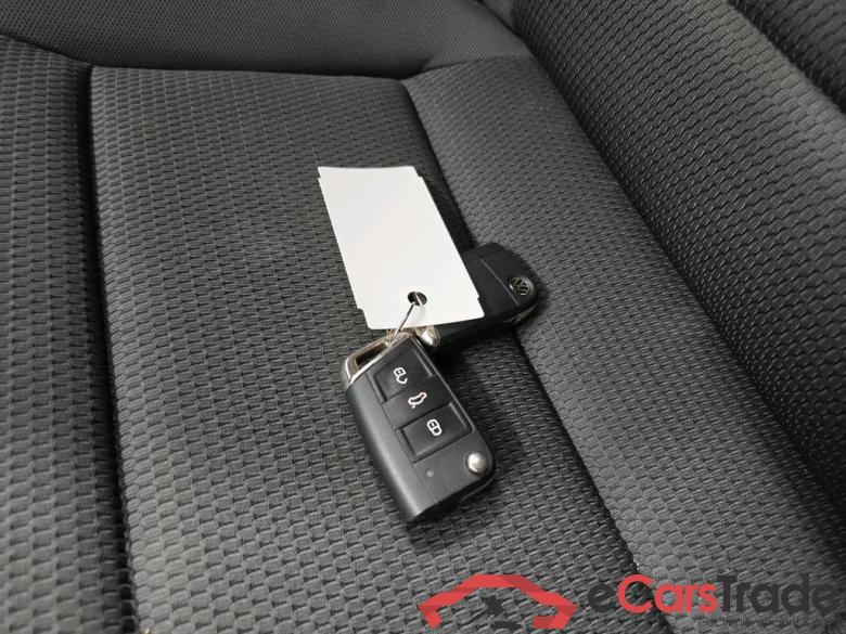 VOLKSWAGEN e-Golf 100 kW #6