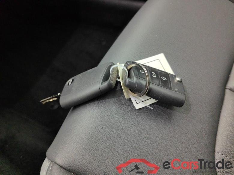 AUDI A1 ALLSTREET 30 TFSI S tronic 5d #4