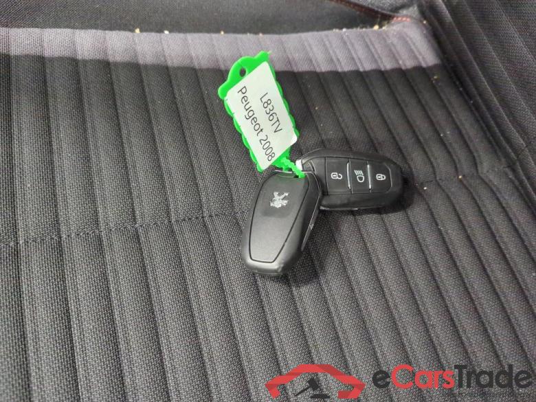 Peugeot e-2008 Blue Lease Active EV 50kWh 136 5d #4