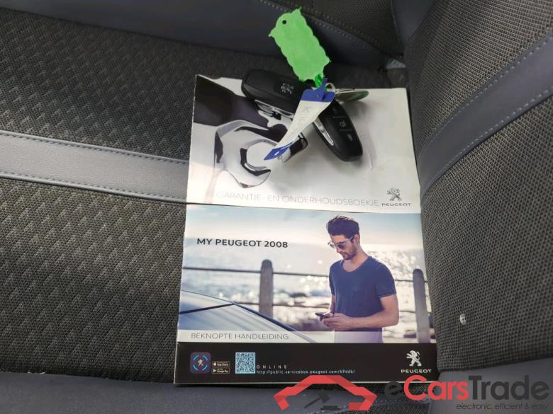 Peugeot e-2008 Allure EV 50kWh 136 5d #4