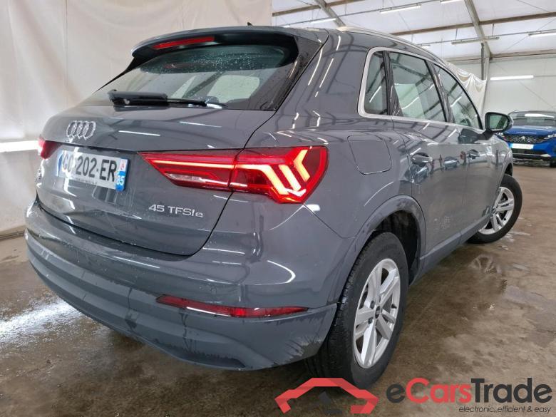 AUDI Q3 / 2018 / 5P / SUV 45 TFSI E 245 S TRONIC BUSINESS LINE #3