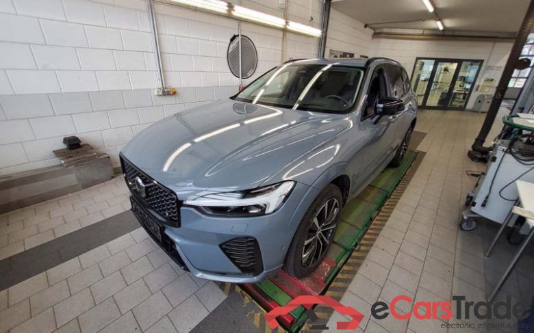 Volvo XC60 (03.2017->) DE - SUV5 B5 (Benzin) AWD EU6d, Ultimate Dark Mild-Hybrid (EURO 6d), (Facelift) #1