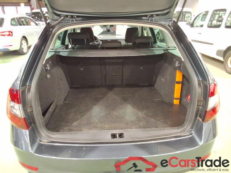 SKODA OCTAVIA COMBI - 2017 1.5 TGI G-TEC Ambition DSG #3