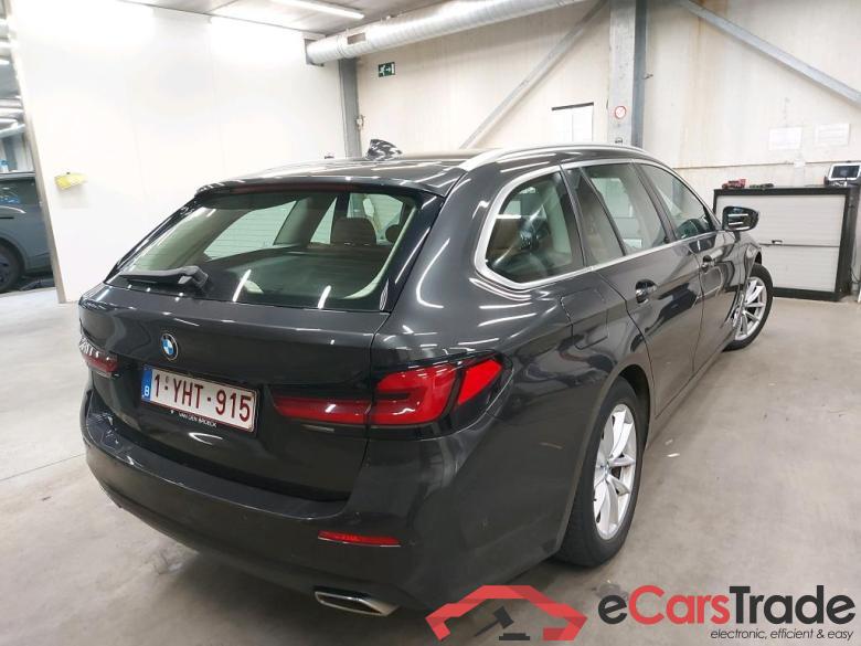 BMW - BMW 5 TOURING 518dA 136PK Business Edition With Dakota Heated Sport Seats & Harman Kardon & Active Cruise Control &  Parking Assistant Pack & Trailer Towing Hook #2