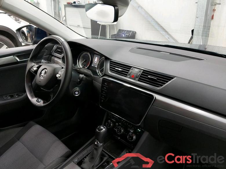 Skoda Superb 1.6 TDi Style Aut. LED Navi KeylessGo Camera Klima PDC ... #5