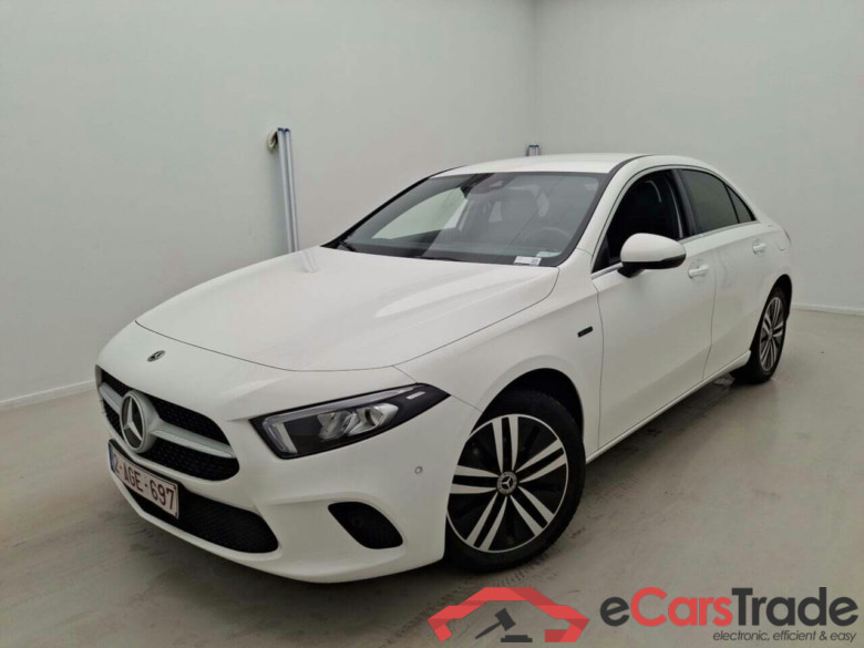 Mercedes A 250e Plug-In Hybrid Aut. LED-Xenon Widescreen Ambient Navi Sport-Leather KeylessGo Camera Klima PDC ... #1