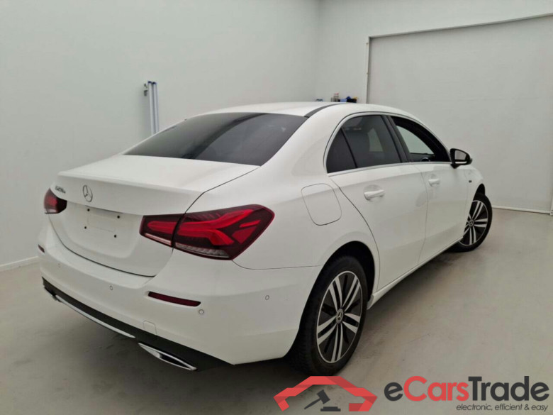Mercedes A 250e Plug-In Hybrid Aut. LED-Xenon Widescreen Ambient Navi Sport-Leather KeylessGo Camera Klima PDC ... #3