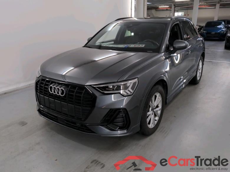 AUDI Q3 1.4 45 TFSI E S TRONIC S LINE