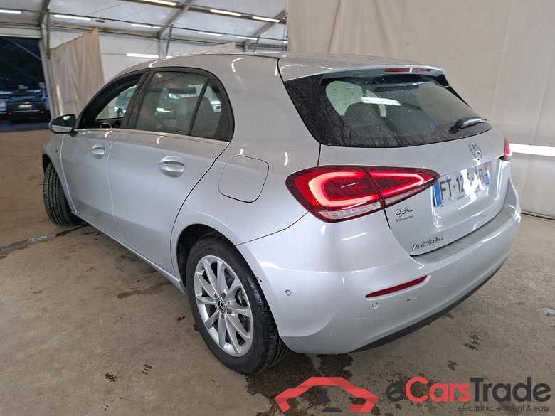 MERCEDES-BENZ Classe A Compact / 2018 / 5P / Berline A 250 e Business Line 8G-DCT #2