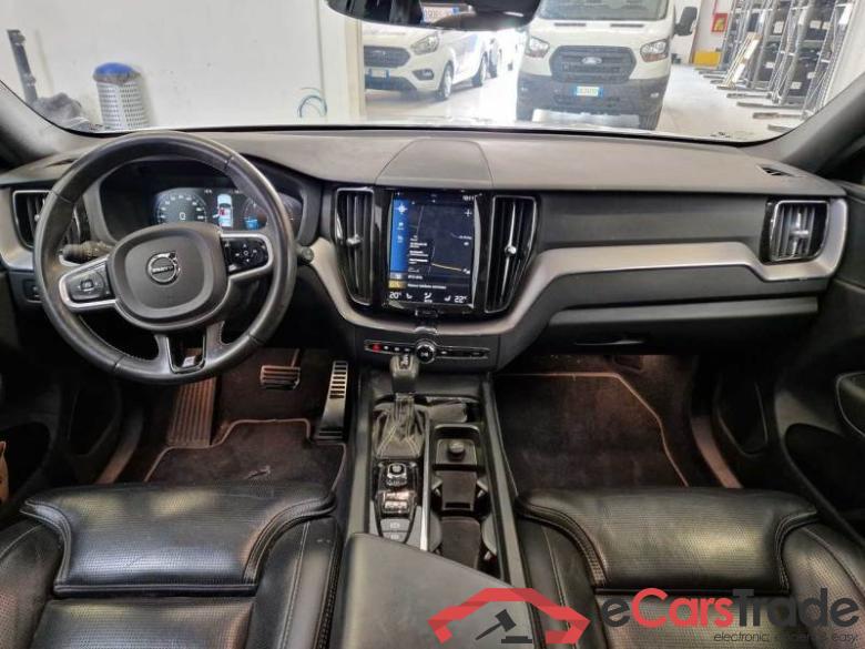 VOLVO XC60 / 2017 / 5P / SUV D4 GEARTR. R-DESIGN #3