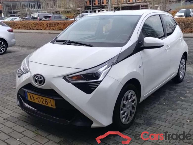 TOYOTA Aygo 1.0 VVT-i x-play #1