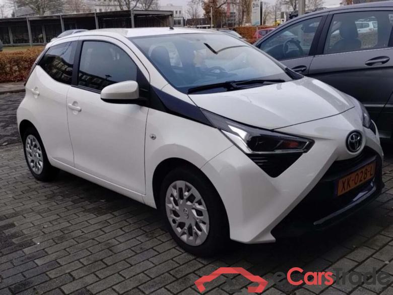 TOYOTA Aygo 1.0 VVT-i x-play #2