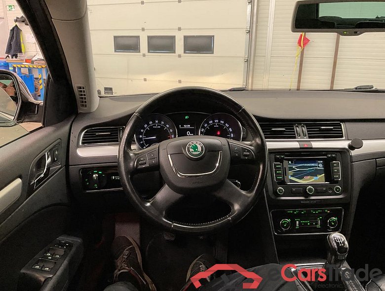 Skoda Superb Combi 1.6 TDI Xenon Navi Leather Klima PDC ... #5