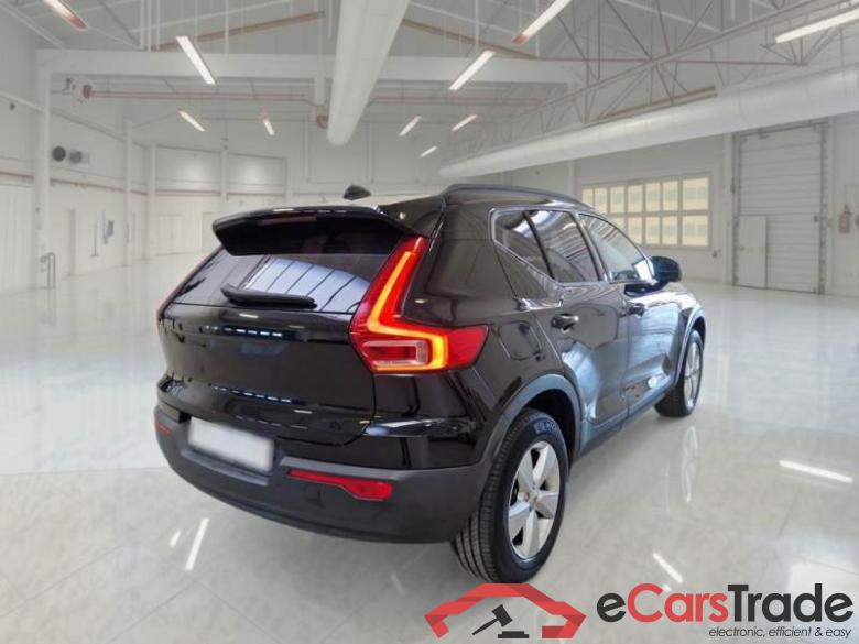 VOLVO XC40 / 2017 / 5P / FUORISTRADA T2 AUTOMATICO MOMENTUM CORE N1 #2
