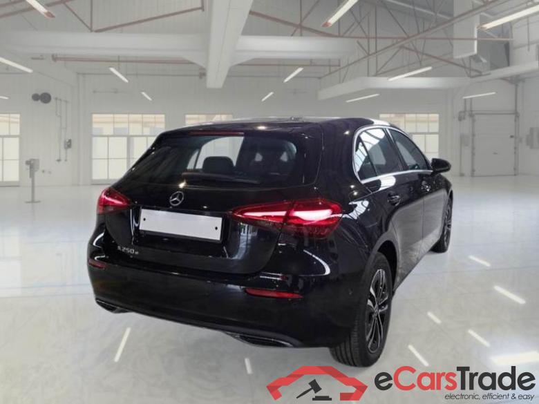 MERCEDES-BENZ CLASSE A / 2022 / 5P / BERLINA A 250 E PLUG-IN AT PROGRESSIVE ADVANCED #2