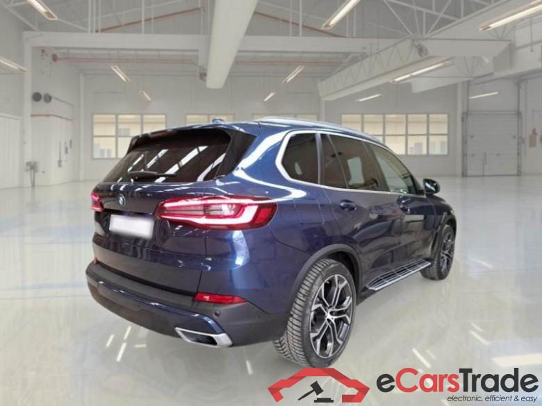 BMW X5 / 2018 / 5P / SUV XDRIVE 25D BUSINESS AUTOM. #2