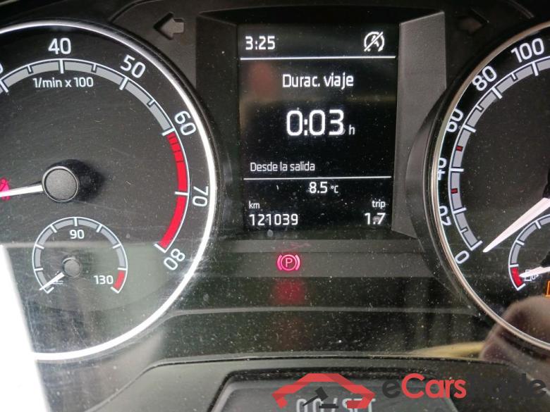 SKODA Fabia / 2018 / 5P / berlina con portón 1.0 TSI 81KW (110cv) Ambition Plus(SP) #5