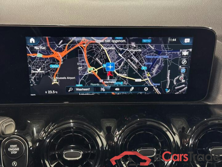 Mercedes GLA 180d Aut. Widescreen Navi 1/2 Leather KeylessGo Camera Klima PDC ... #6