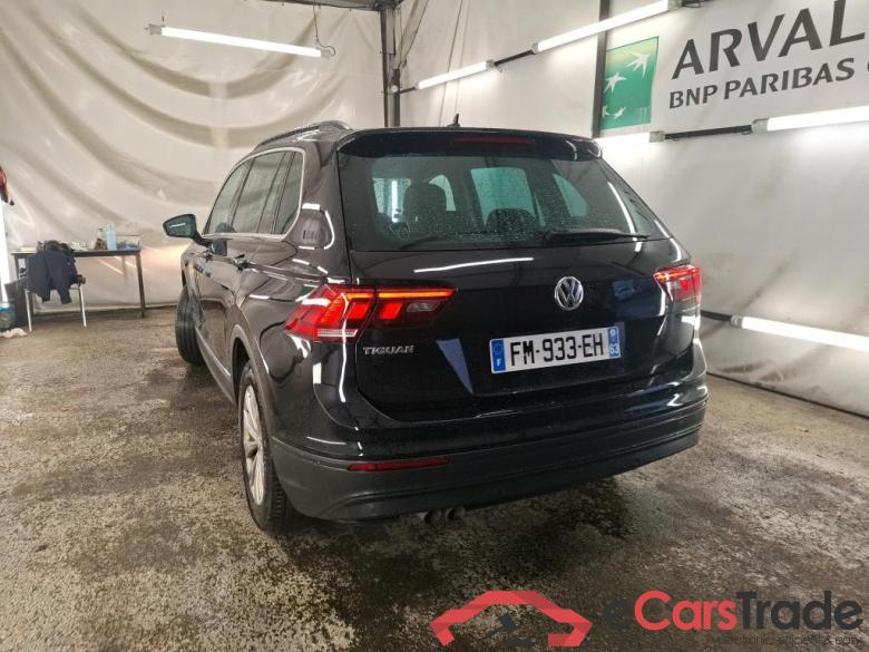 VOLKSWAGEN Tiguan / 2016 / 5P / SUV 2.0 TDI 150 DSG7 Confortline Business #2