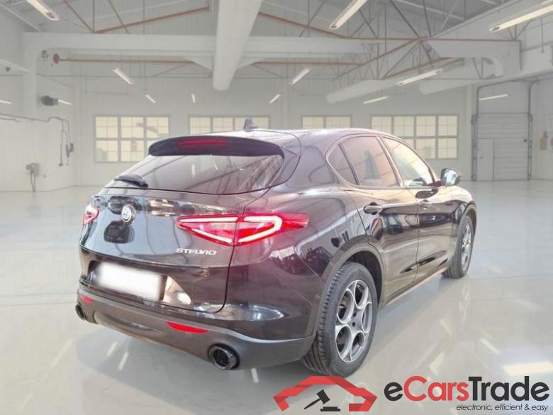 ALFA ROMEO STELVIO / 2017 / 5P / SUV 2.2 TD 190 CV SPRINT AT8 Q4 #2