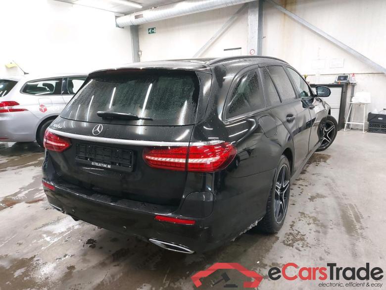 MERCEDES - MER E BREAK 300 de 313PK DCT AMG Line With Climatic & Heated Seats & Park Sensors Front & Rear & Foldable Trailer Hook   * HYBRID * #2