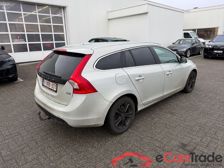 Volvo V60 2.0 D3 Momentum Aut. LED-Xenon Display Leather Klima PDC ... #3