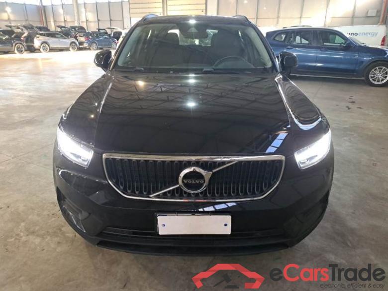 VOLVO XC40 / 2017 / 5P / SUV T2 MOMENTUM CORE #6