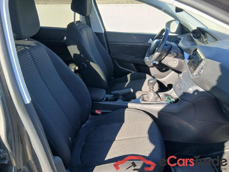 PEUGEOT 308 / 2017 / 5P / berlina con portón 5p Style BlueHDi 130 S&S #6