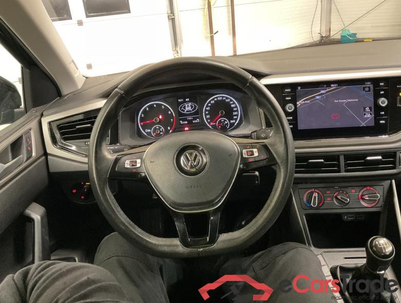 VOLKSWAGEN Polo New Polo Comfortline 1.0   55 kW (75 ch) 5 vitesses manuel #6