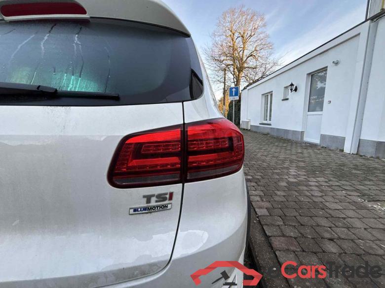 VOLKSWAGEN Tiguan Tiguan Sport & Style 1.4 TSI BlueMotion Technology 92 kW (125 ch) 6 vitesses manuel #3