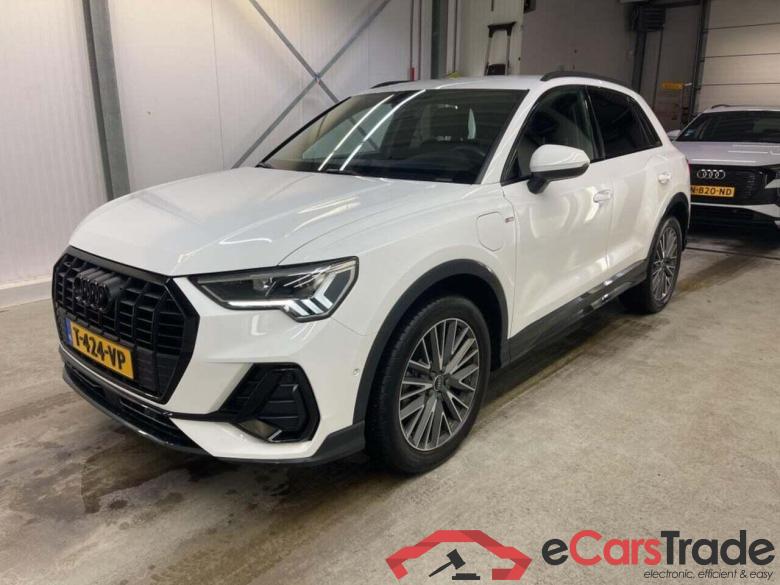 AUDI Q3 45 TFSI e S edition #1